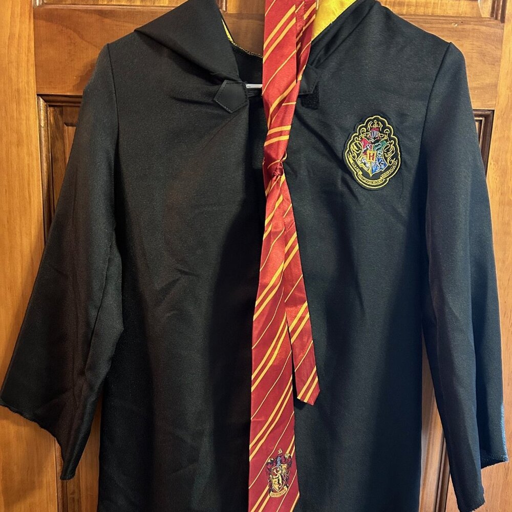 Harry Potter - Gryffindor robe & tie